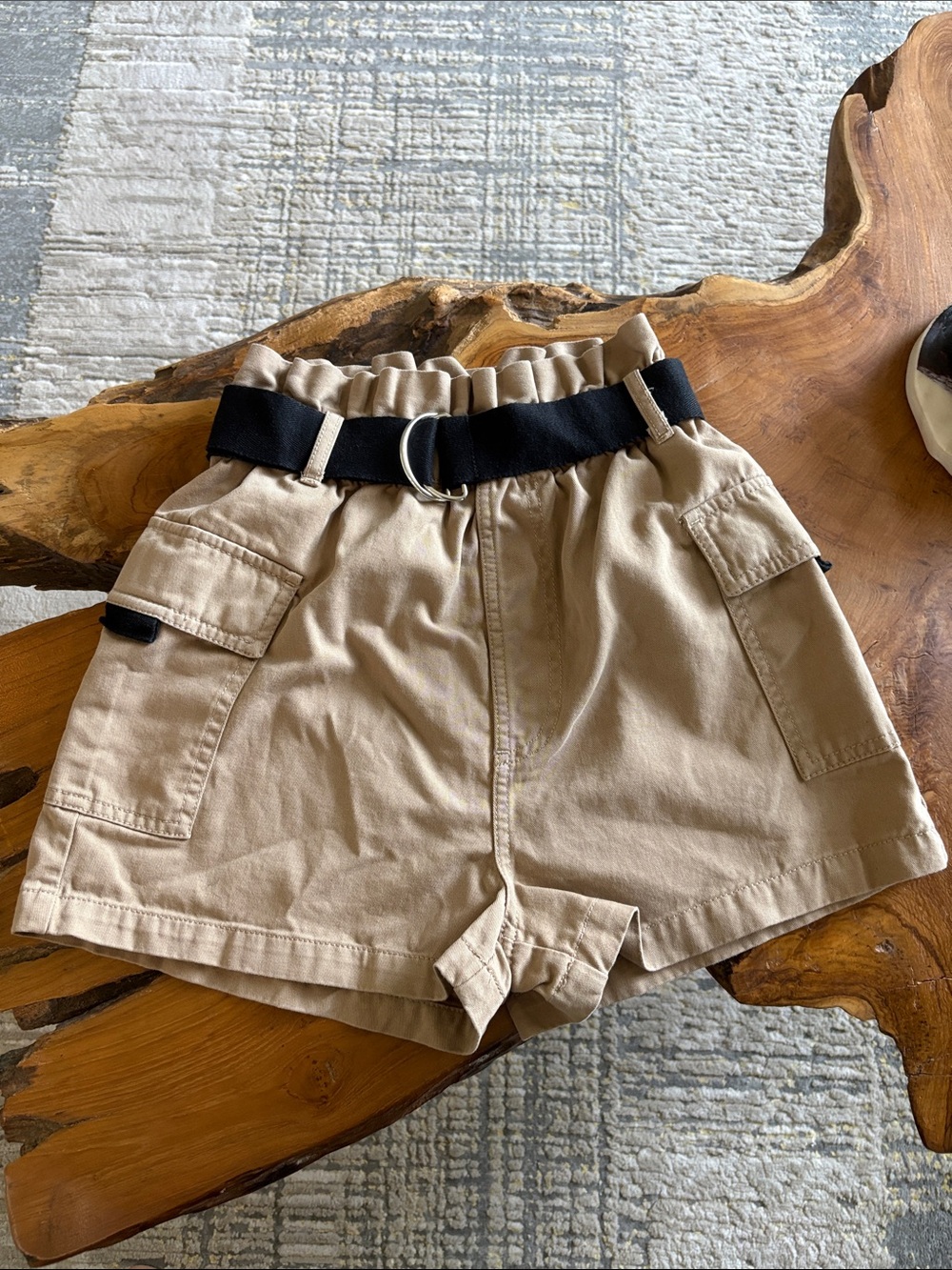 H&M High-Waist Tan Cargo Women’s Shorts with Belt